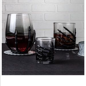 🖤🌙Skeleton hand, Whiskey or Shot Glasses☠️